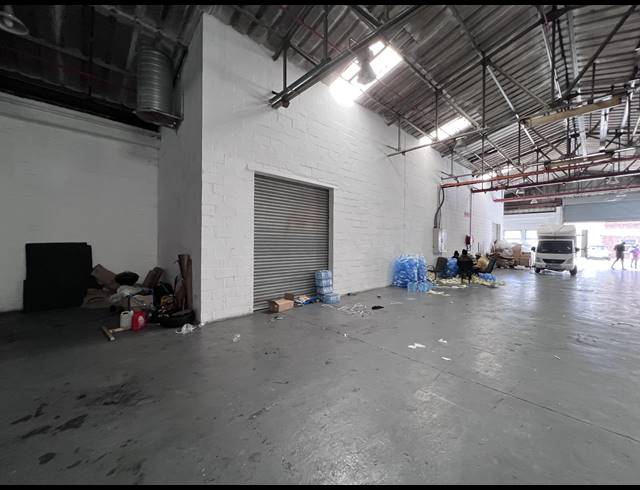 397M² INDUSTRIAL YARD TO LET IN BELLVILLE SOUTH